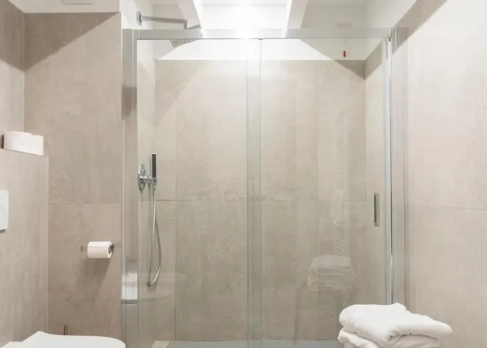 Diaz Novantuno - Luxury Center קומו